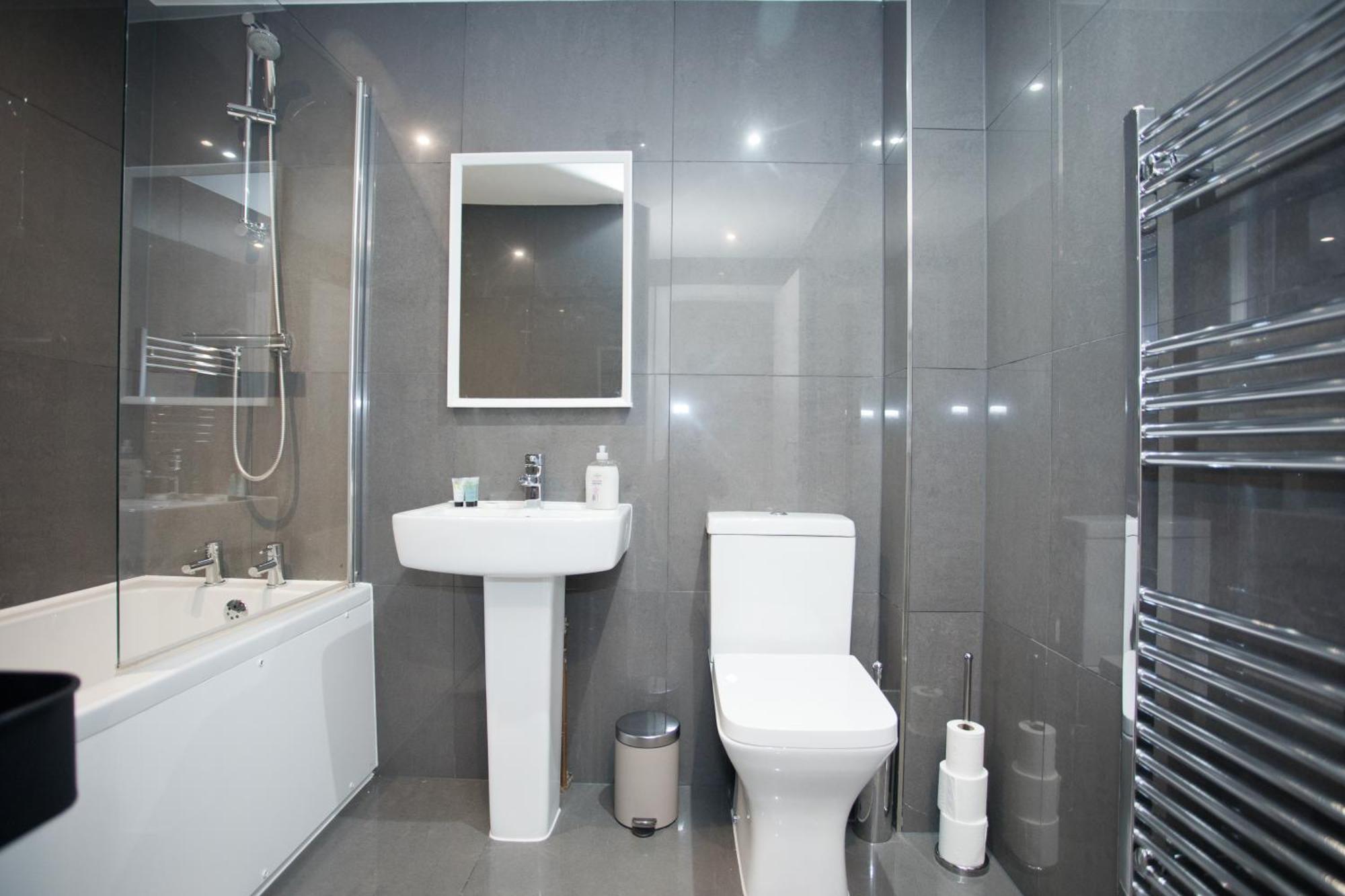 Sea Air - 2 Bedrooms - Parking - Mins To Beach Μπόρνμουθ Εξωτερικό φωτογραφία